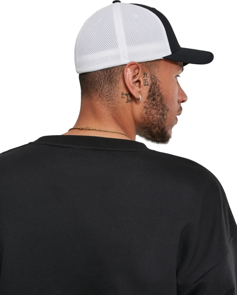 6 Panel Mesh Cap
