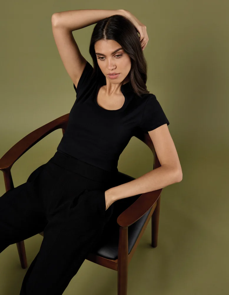 Damen T-Shirt mit Tropfenausschnitt
