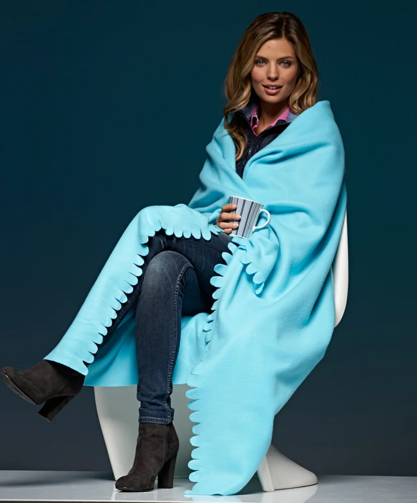 Fleece Decke mit Fransen