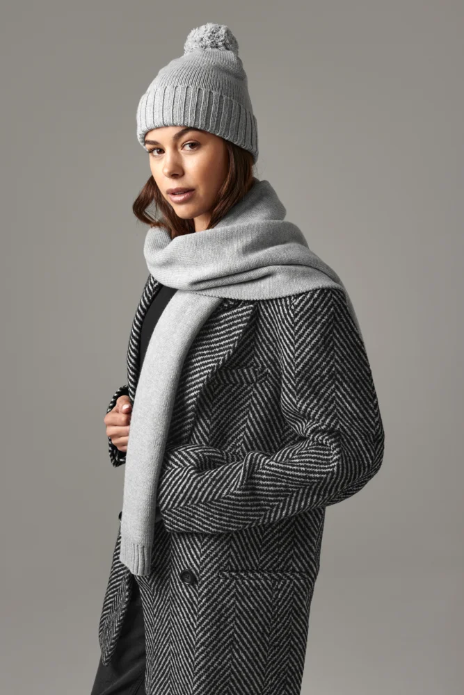 Geschenkset mit Strickmütze und Schal