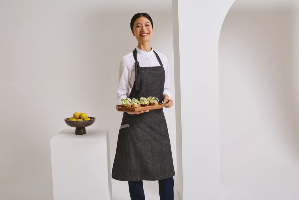 Latzschürze mit Seitentaschen "Regenerate"