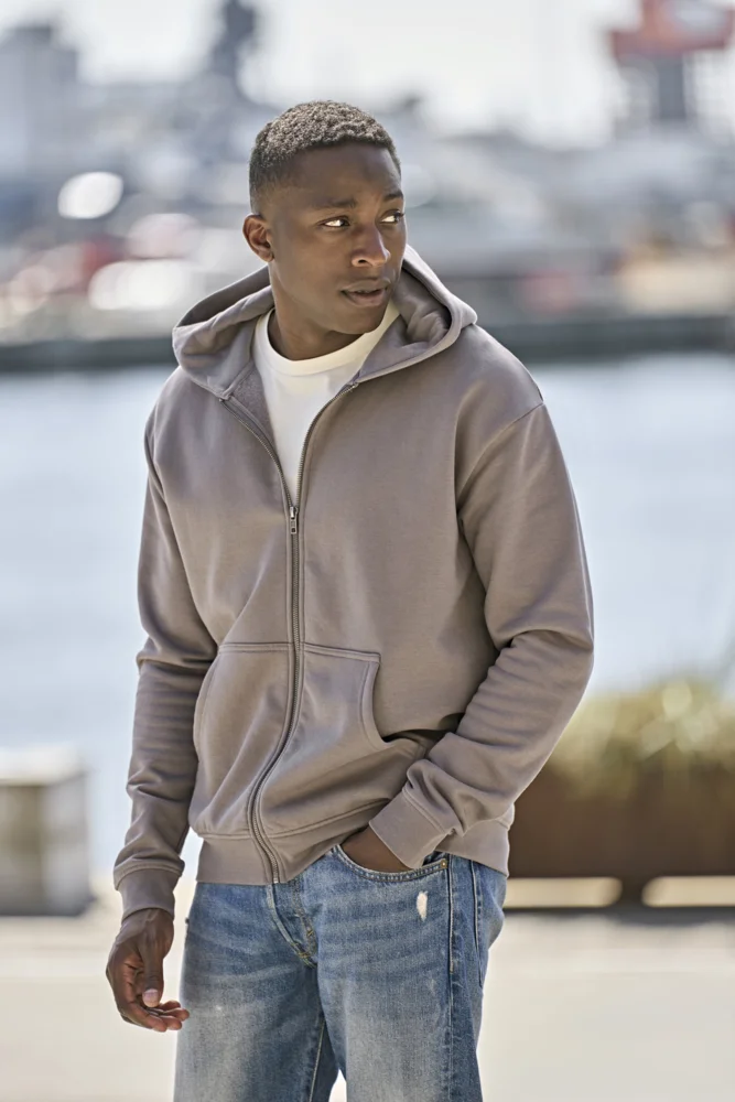 Schwere Kapuzen Sweatjacke "Unlabeled"
