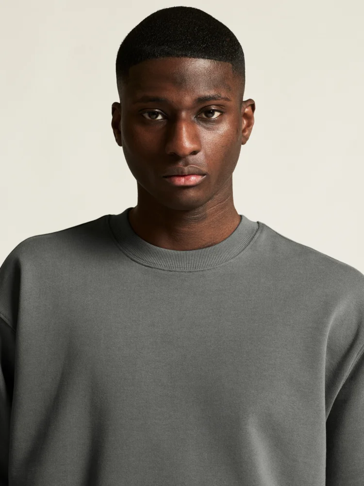 Schwerer Herren Sweater