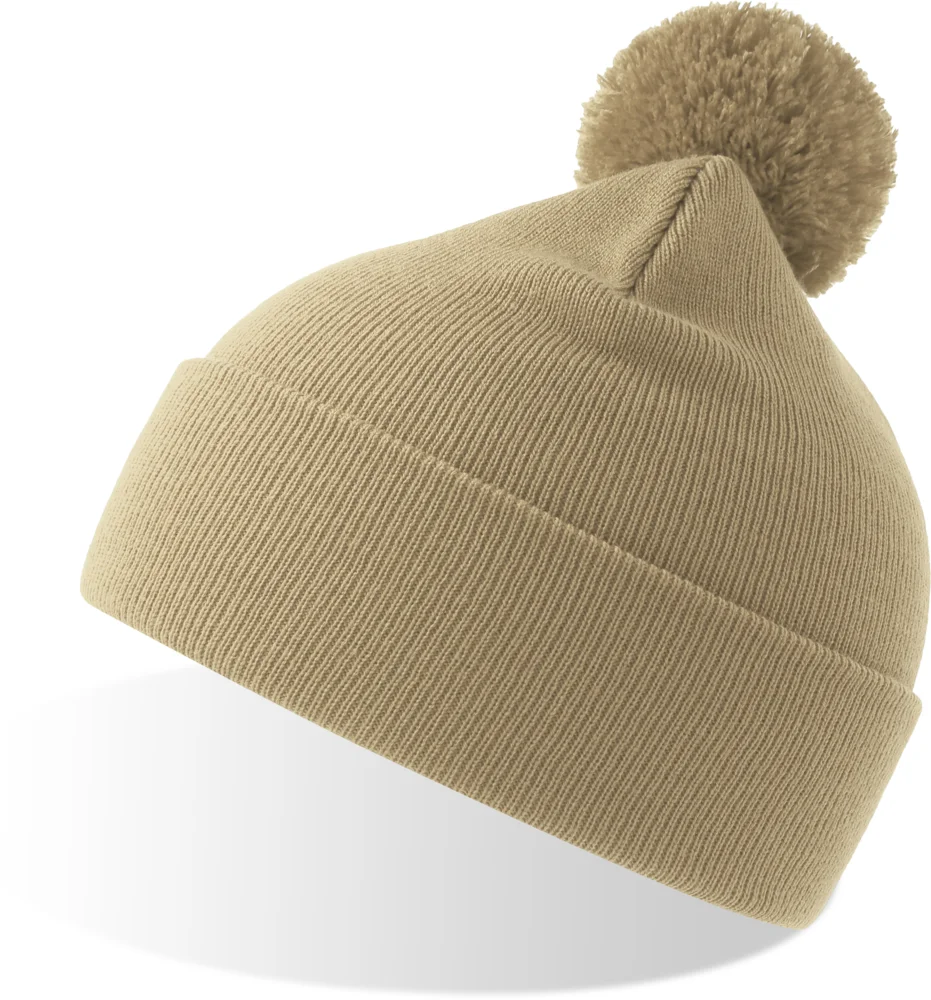 Strickmütze mit Pompon