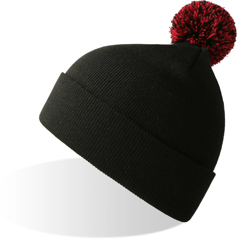 Strickmütze mit Pompon