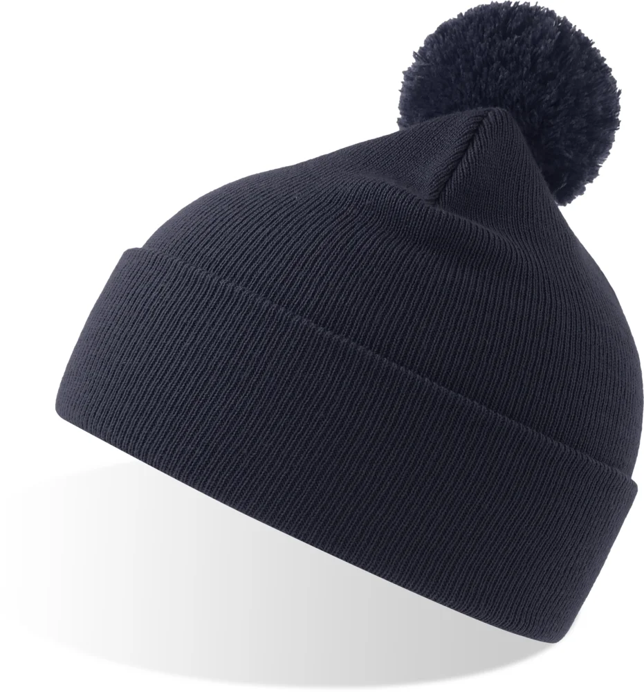 Strickmütze mit Pompon