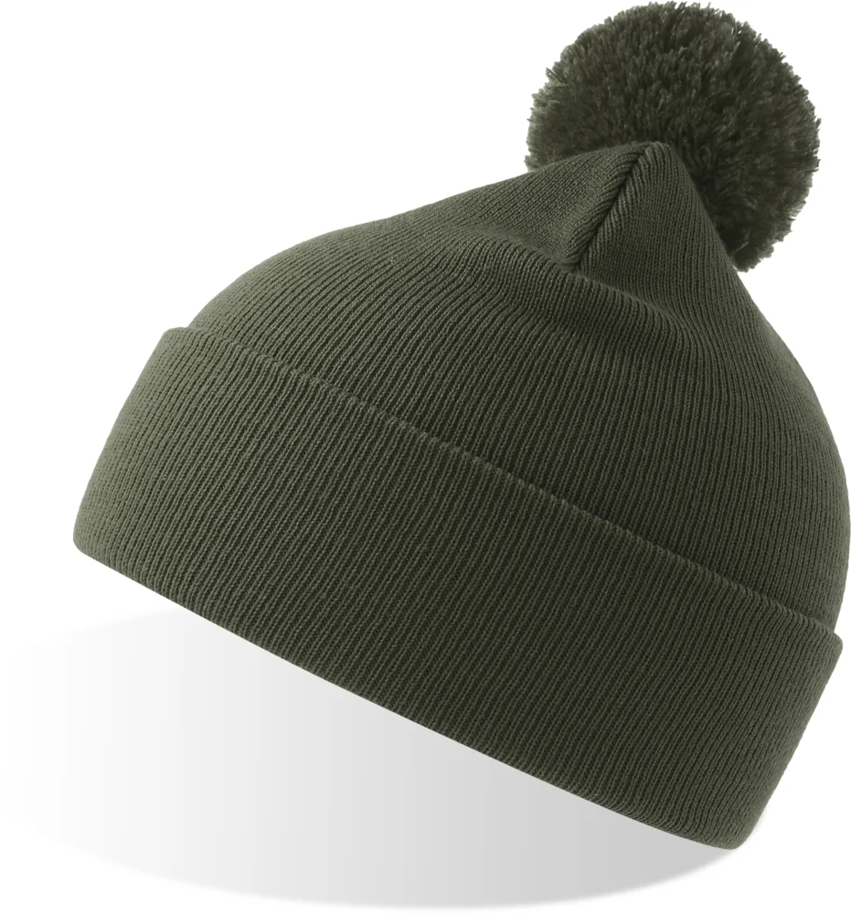 Strickmütze mit Pompon