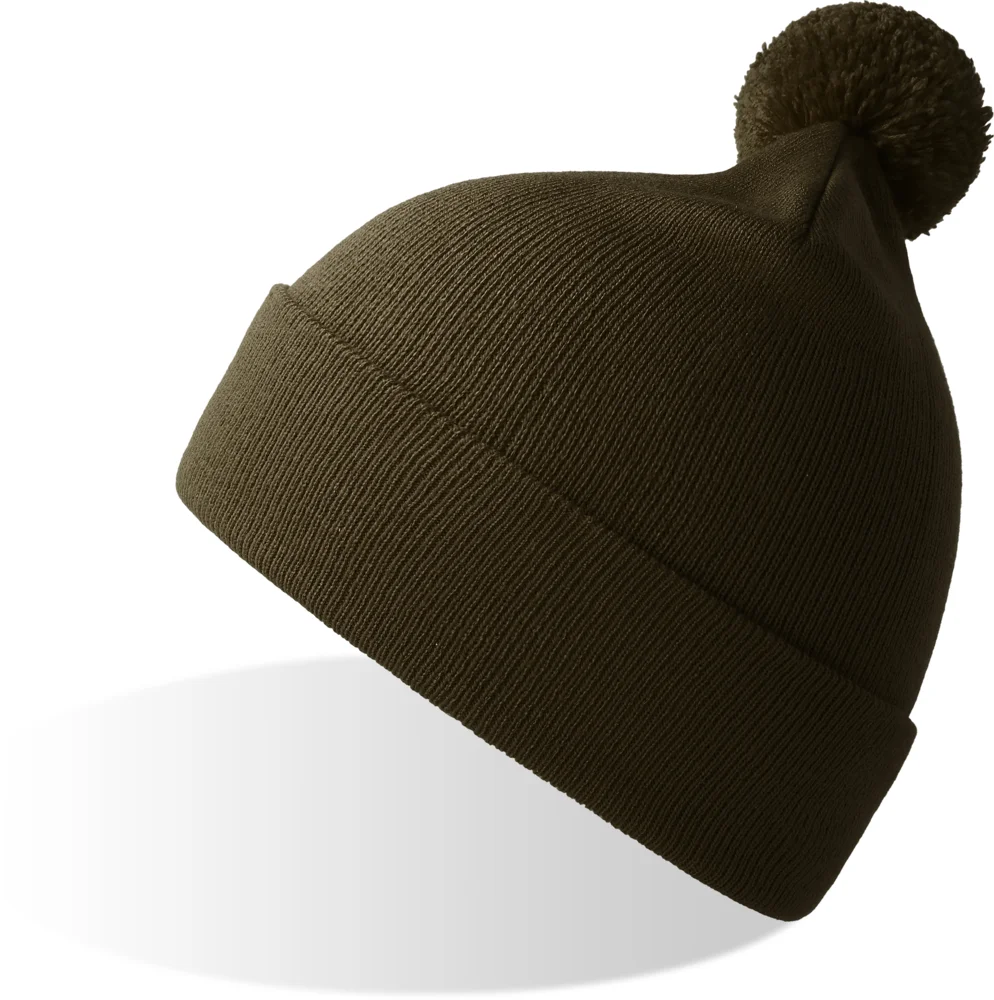Strickmütze mit Pompon