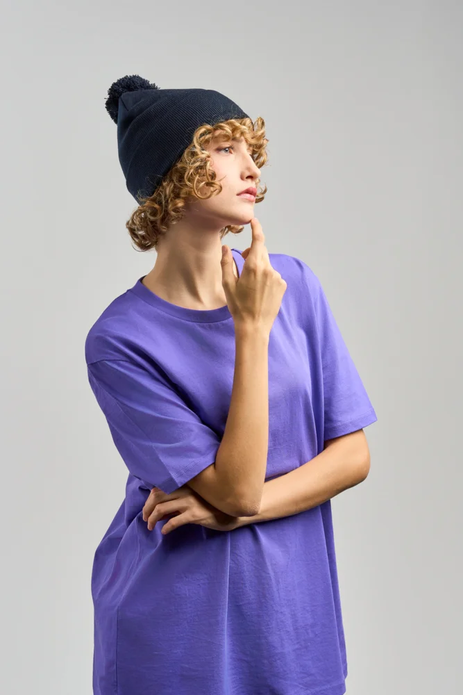 Strickmütze mit Pompon