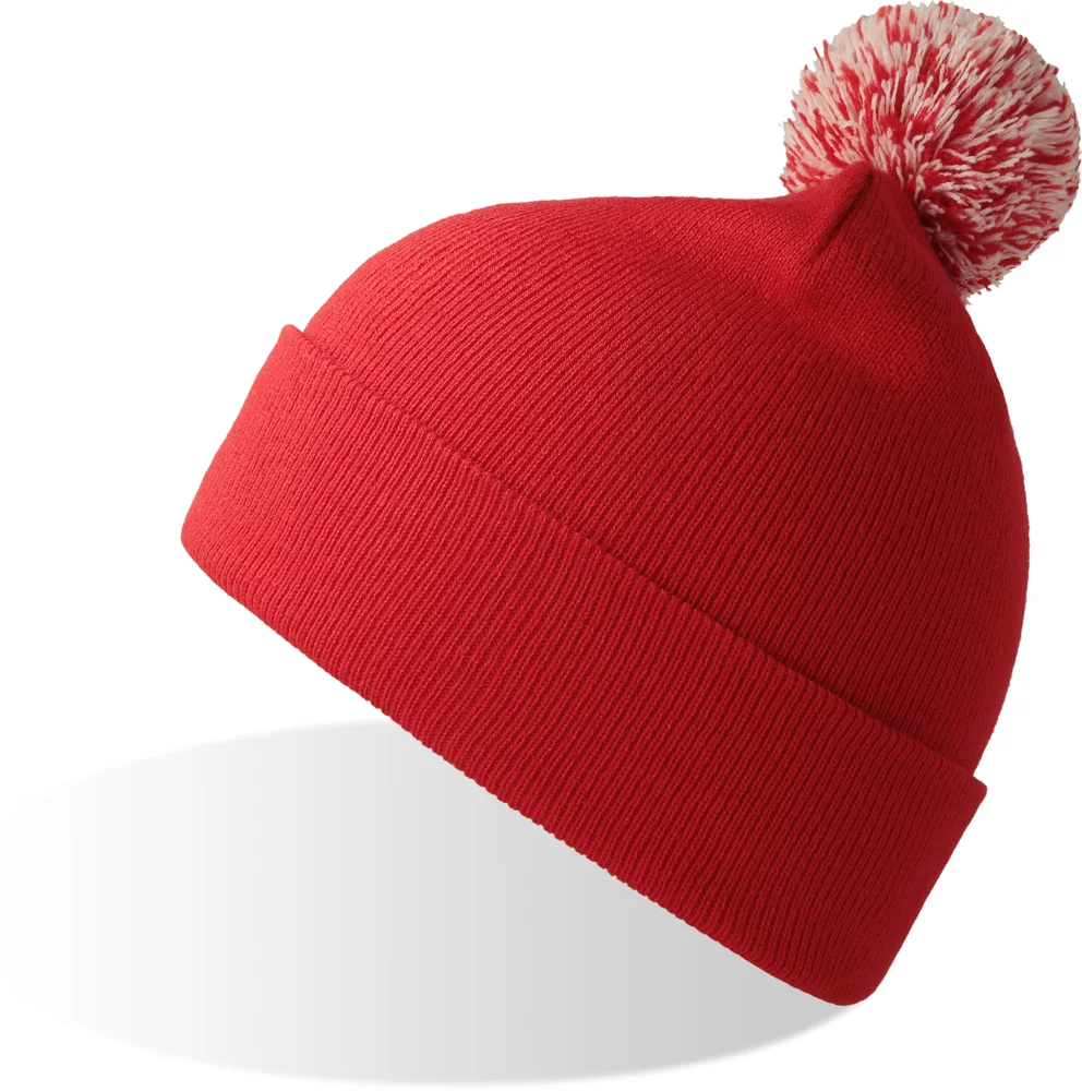Strickmütze mit Pompon