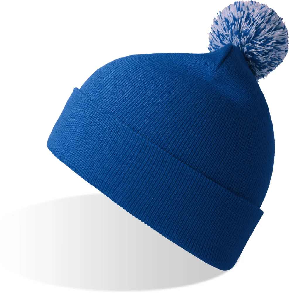 Strickmütze mit Pompon