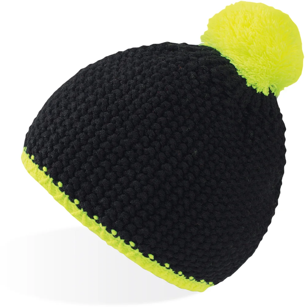 Knitted Hat with Pompom "Peak"