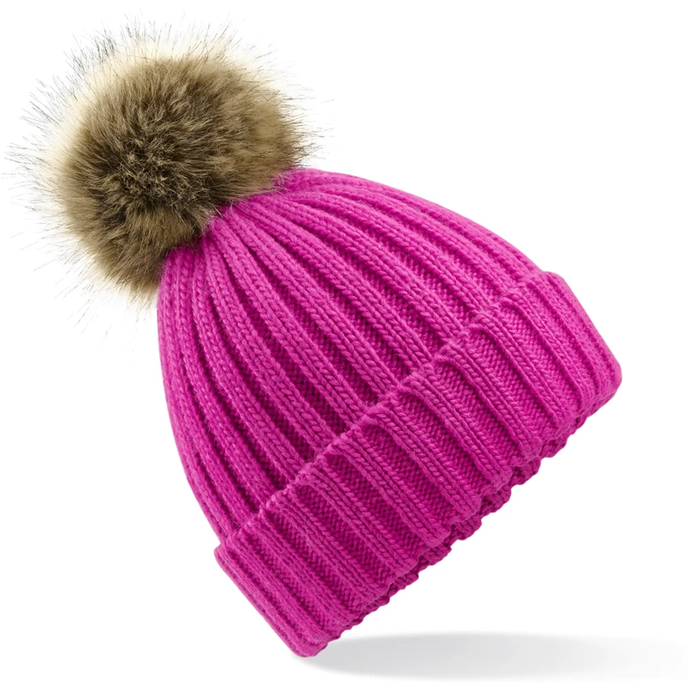 Strickmütze mit Pompon