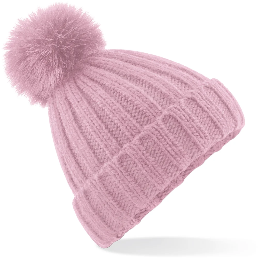Strickmütze mit Pompon