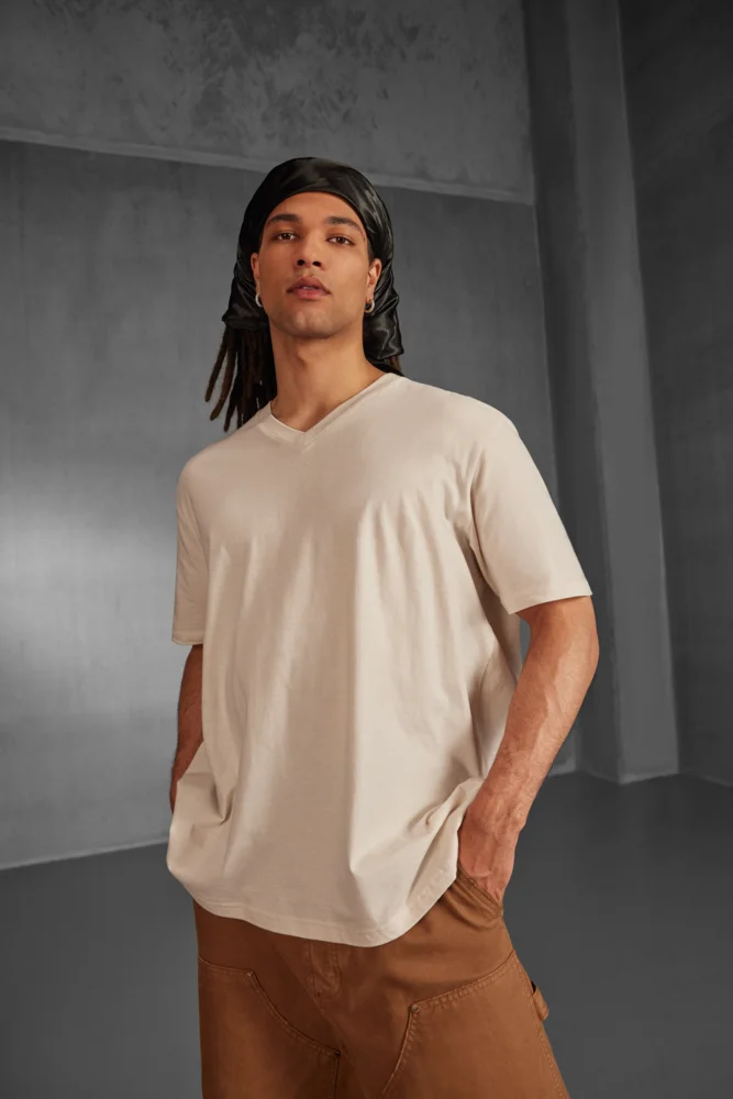 V-Ausschnitt T-Shirt