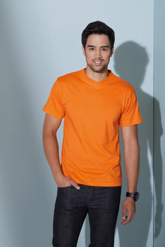 V-Ausschnitt T-Shirt