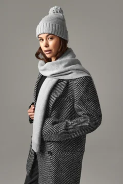 Geschenkset mit Strickmütze und Schal
